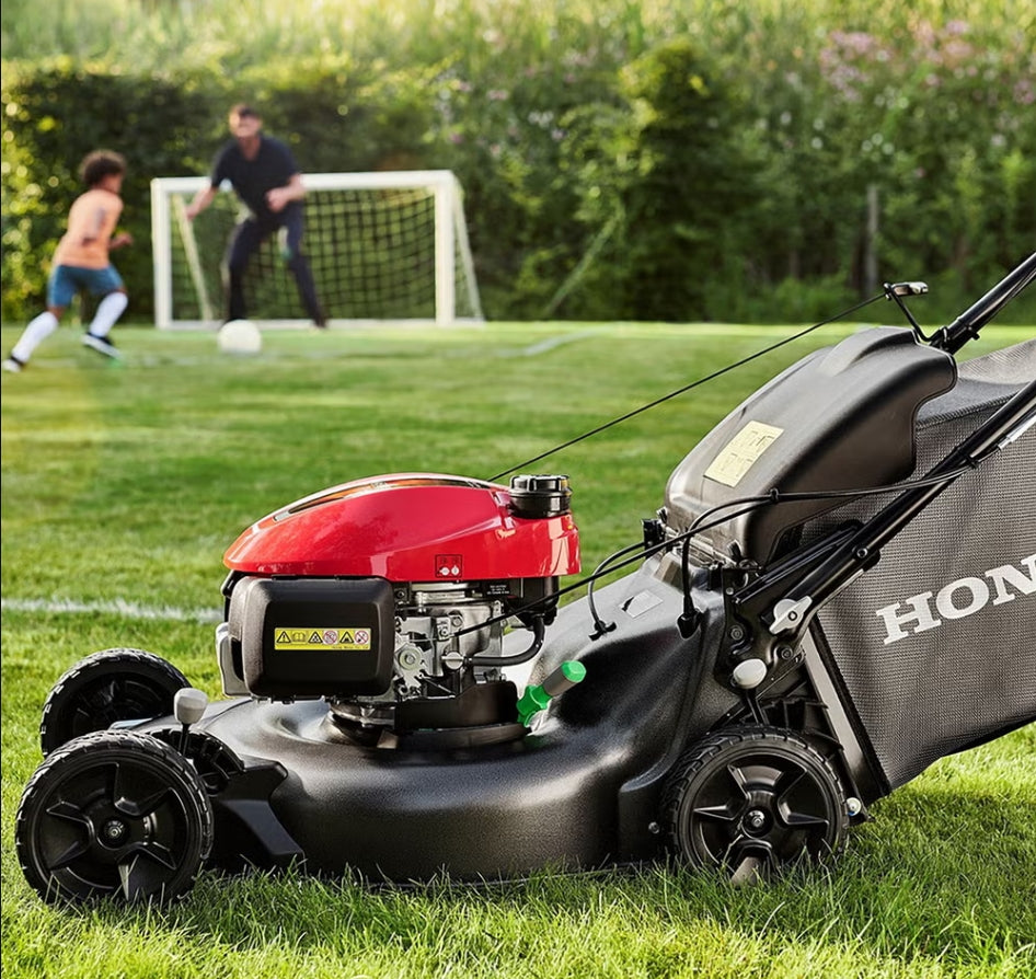 HRN 536 VK Self-propelled Petrol Lawnmower with Mulching