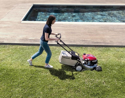Izy HRG 466 SKEP Self-propelled Petrol Lawnmower with Mulching