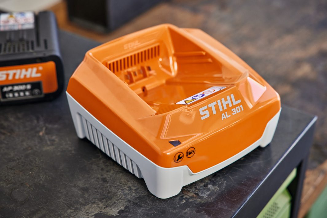 Stihl AL301 Quick Charger - MorgansMachinery